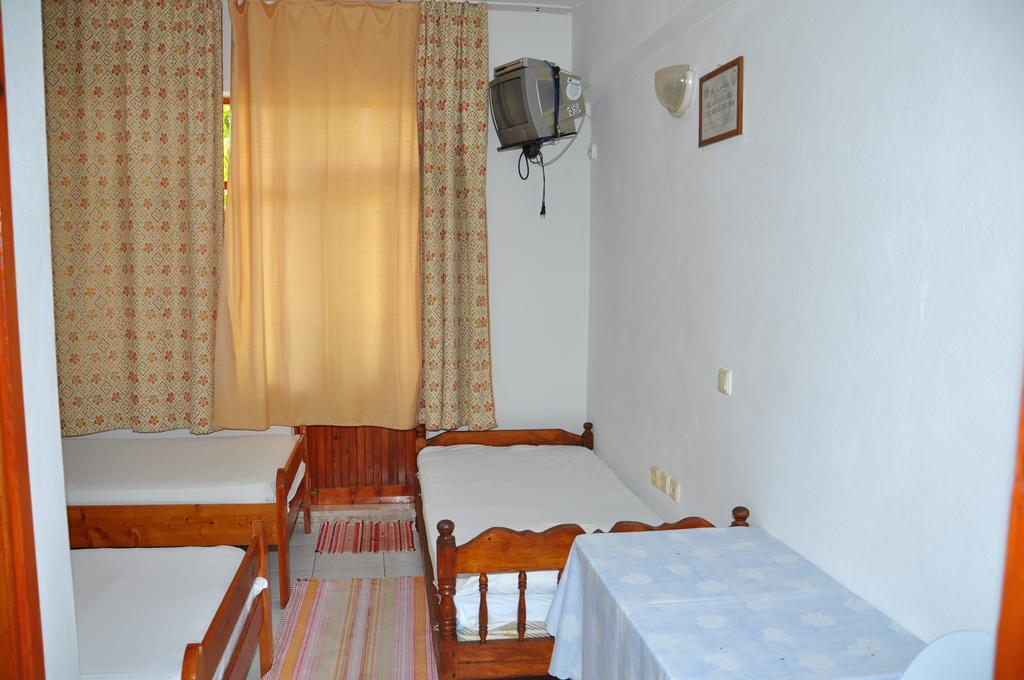 Keramos Pansiyon Finike Habitación foto