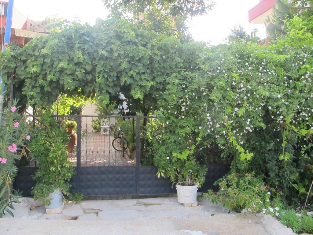 Keramos Pansiyon Finike Exterior foto